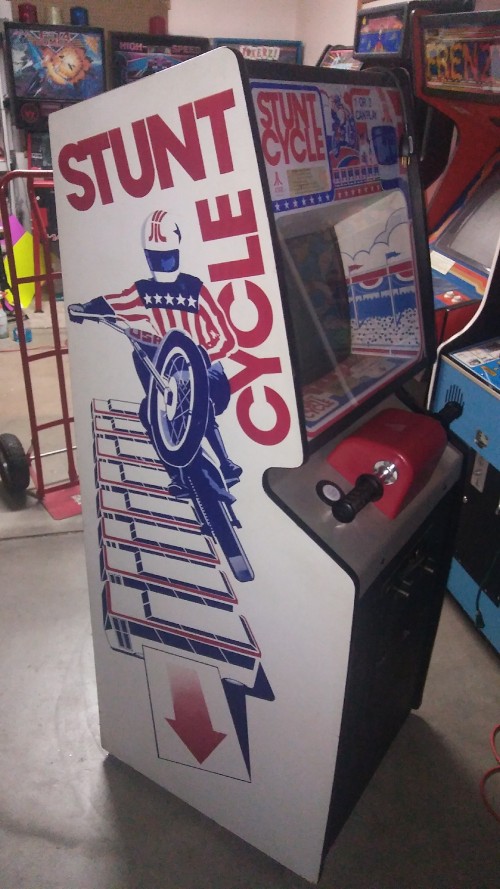 SOLD GAME Stunt Cycle Coinop Videogame, Arcade, Pinball, EM & Slot
