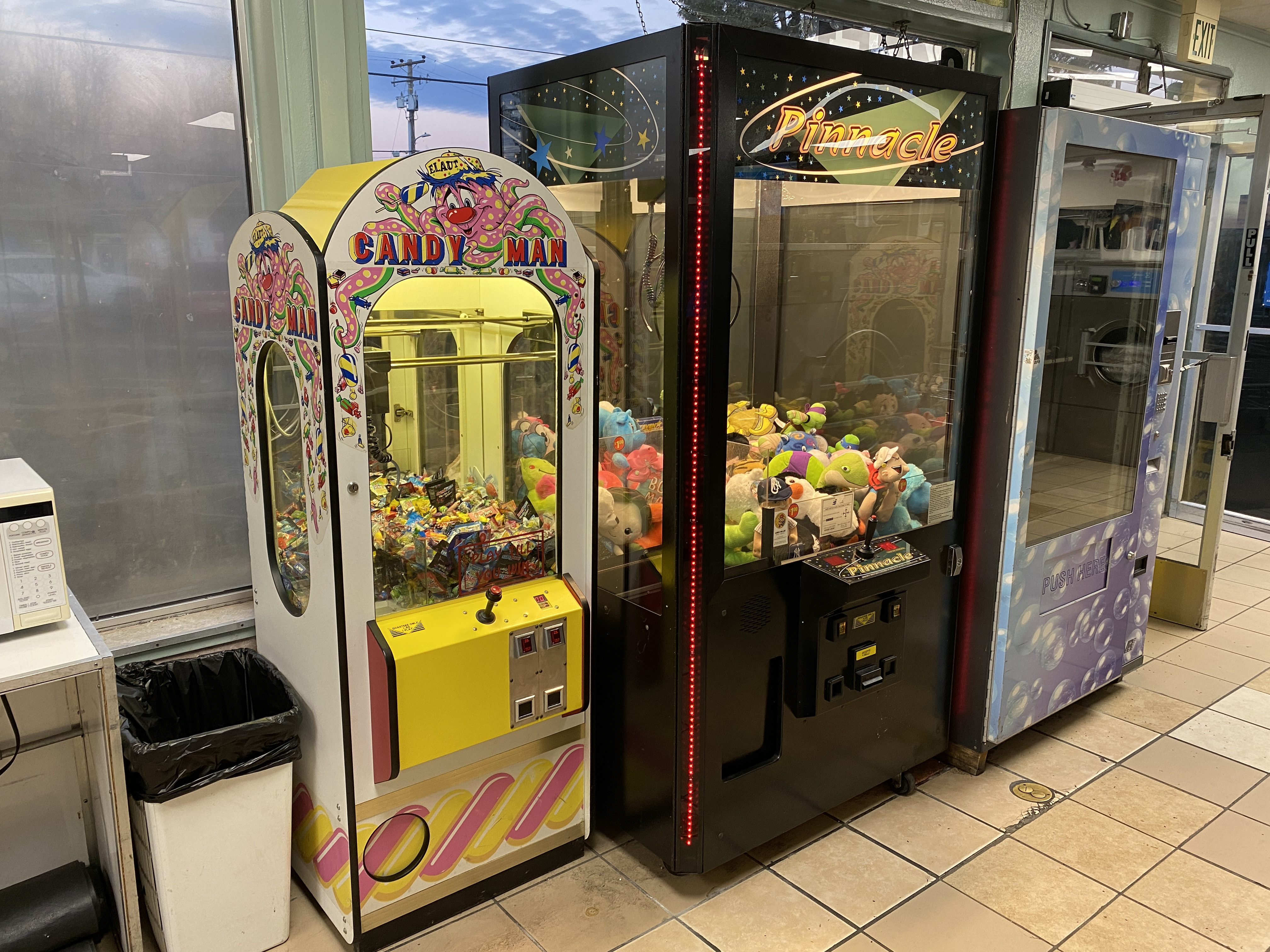 candyman claw machine